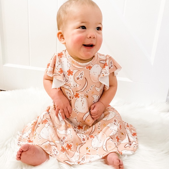 Handmade Moon and Stars Flutter Sleeve Dress Pink - Picture 2 of 2